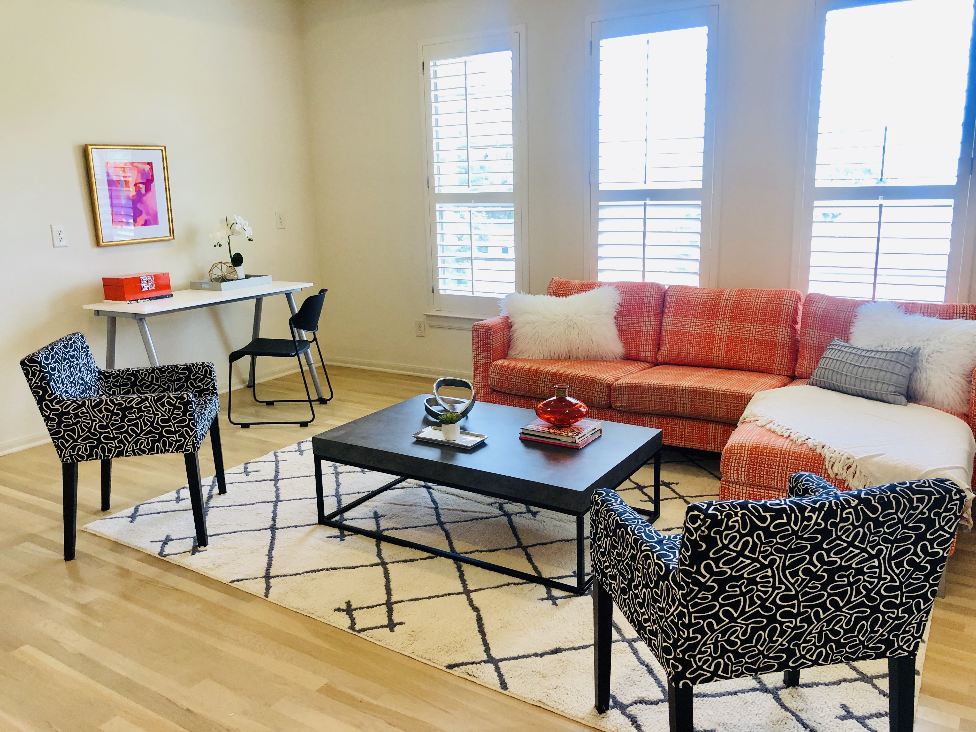 LAURA ADAMS INTERIORS – home staging & redesign